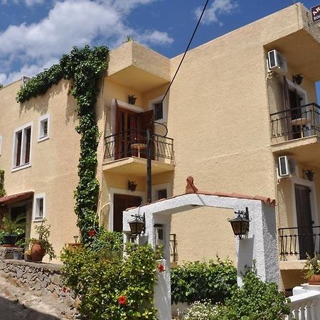Artemis Rooms Agia Marina  Esterno foto