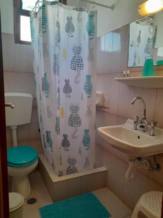 Artemis Rooms Agia Marina  Esterno foto