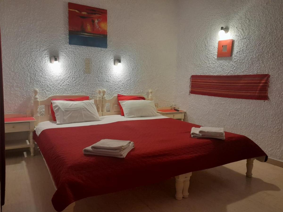 Artemis Rooms Agia Marina  Esterno foto