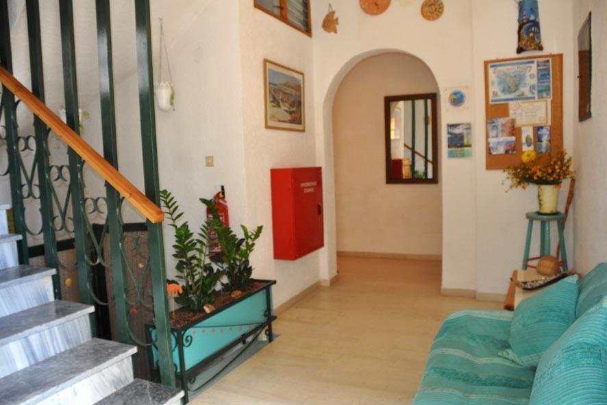 Artemis Rooms Agia Marina  Esterno foto