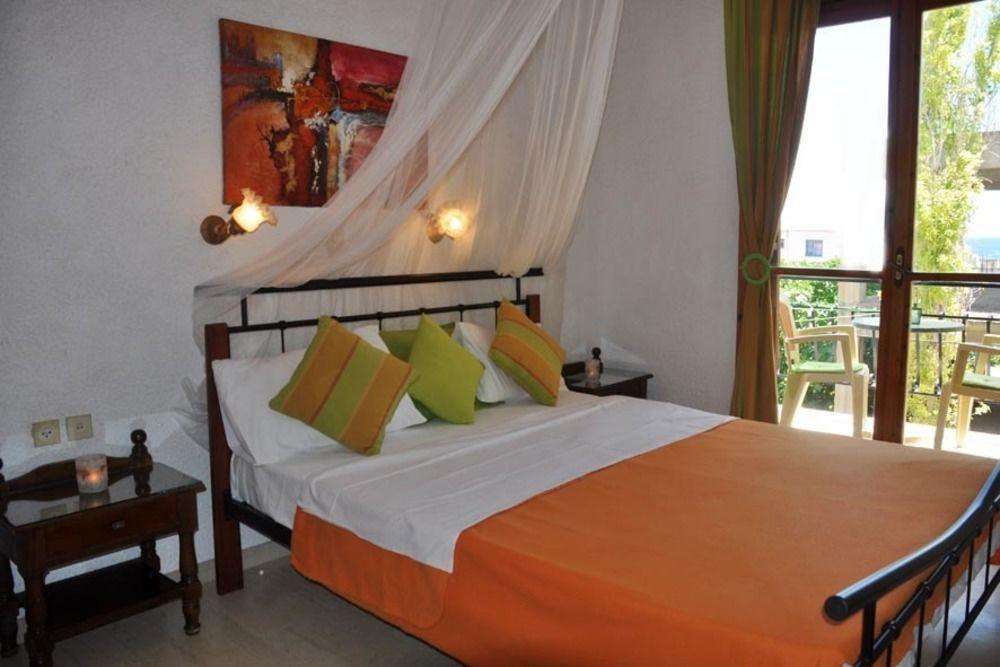 Artemis Rooms Agia Marina  Esterno foto