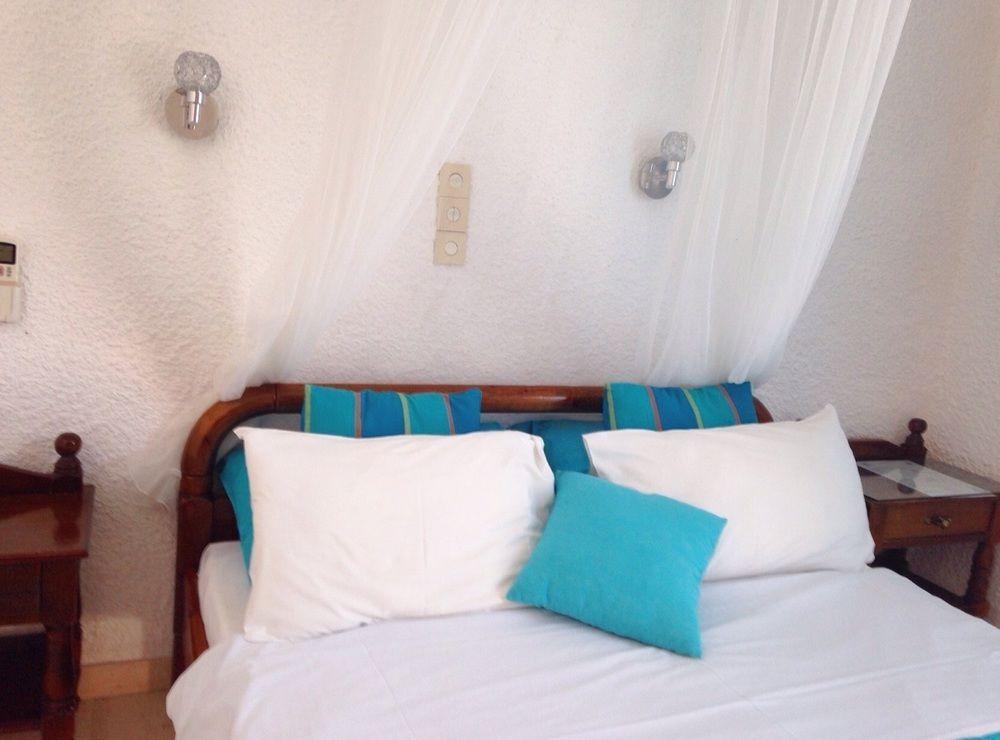Artemis Rooms Agia Marina  Esterno foto