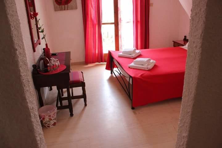 Artemis Rooms Agia Marina  Esterno foto