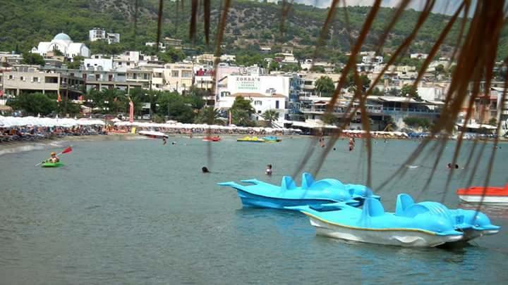 Artemis Rooms Agia Marina  Esterno foto